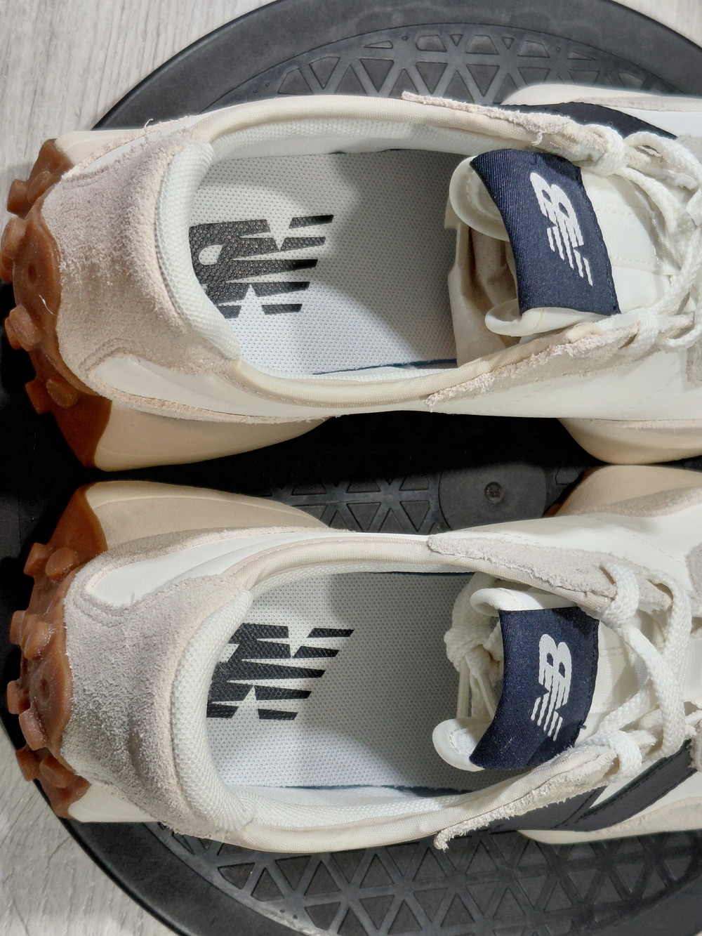 New Balance Womens 327 Vintage 70's  Design Moonbeam - Outerspace White Navy 7.5 - Picture 10 of 16